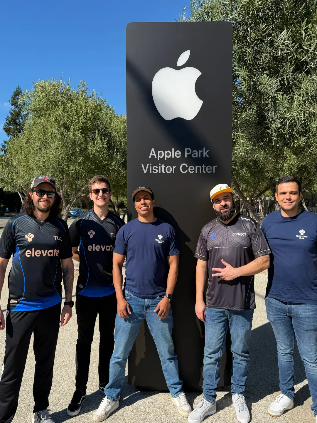 Time TLC no Apple Park Visitor Center